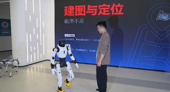巨身智能经纬系统重磅发布:为机器人构建时空坐标与交互大脑