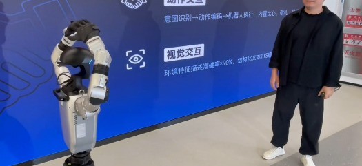 巨身智能经纬系统重磅发布:为机器人构建时空坐标与交互大脑