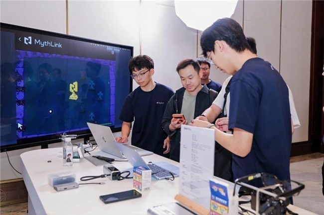 从自然动作到操作指令,MythLink探索指尖交互